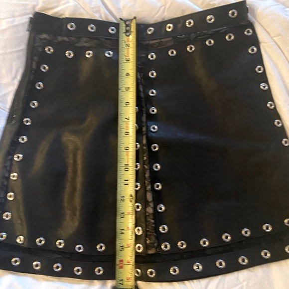 Alice + Olivia Leather and Lace Skirt - Picture 4 of 8